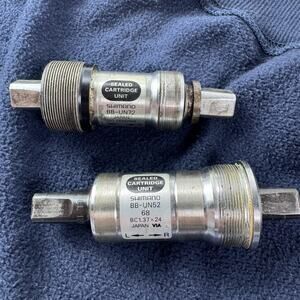Shimano Bottom Bracket Set BB-UN72 BB-UN52 BSA Square Taper JIS Silver Japan